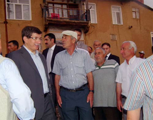 Davutoğlu'nun zor anları - Resim: 1