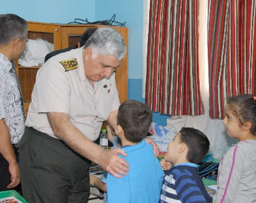 Necdet Özel cemaatin okulunda! - Resim: 2