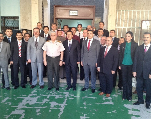 Necdet Özel cemaatin okulunda! - Resim: 3