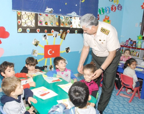 Necdet Özel cemaatin okulunda! - Resim: 4