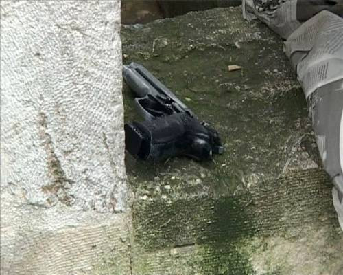 Başbakan'ın evi yakınında silah bulundu - Resim: 2