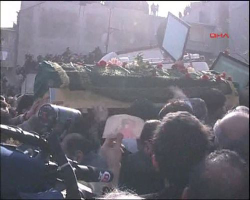 Kıvırcık Ali'yi binlerce kişi uğurladı - Resim: 4