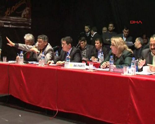 Belediyeyi darmadağan ettiler - Resim: 4