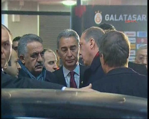 Başbakan açılışı terk etti - Resim: 2