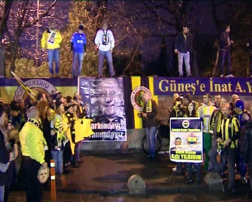 Aziz Yıldırım'ı yalnız bırakmadılar! - Resim: 3