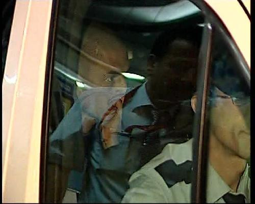 Alex polis aracıyla kaçırıldı! - Resim: 3