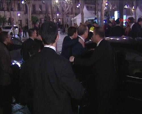 Erdoğan'a ayakkabı fırlatıldı - Resim: 3