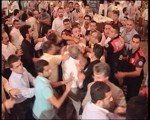 Saadet Partisi'nin iftarında olay - Resim: 3