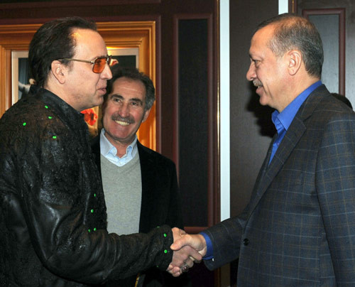 Başbakan ünlü yıldızı böyle karşıladı. - Resim: 1