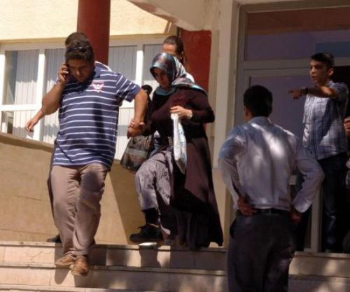 Töreden kaçan Demet'e linç girişimi - Resim: 3