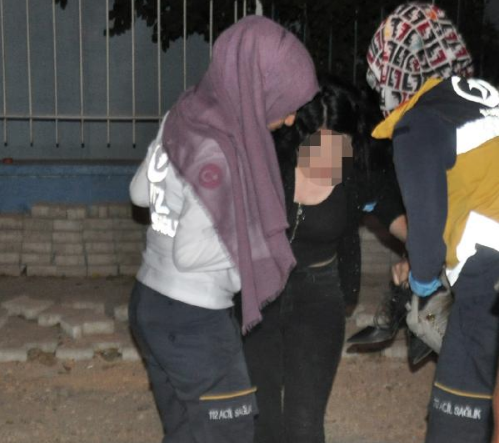 Sevgilisini hem aldattı hem de dövüp otomobilden fırlattı! - Resim: 1