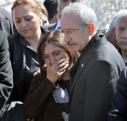 Kılırdaoğlu eşini sarılarak teslli etti - Resim: 1