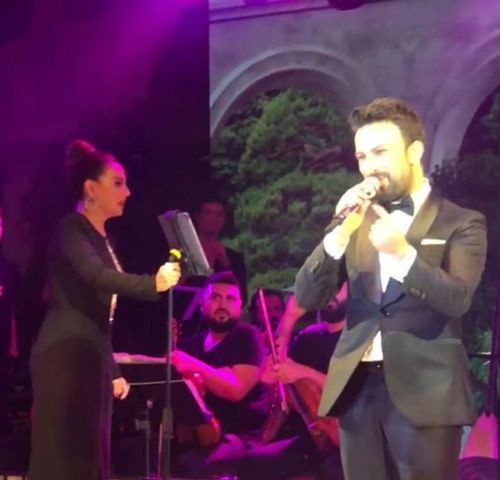Tarkan düğünde sahne aldı Ebru Gündeş'le düet yaptı Gülnur Güneş'in düğününe ünlü akını - Resim: 3