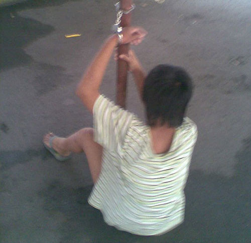 Çocukları kafese kapattılar - Resim: 2