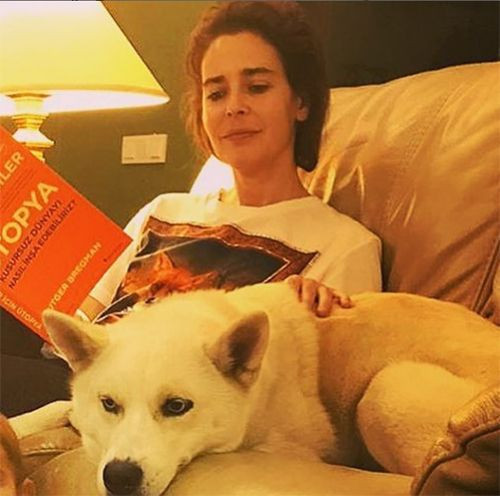 Pelin Batu'ya hırsızlık şoku! Gündüz vakti yankesicilerin hedefi oldu - Resim: 1