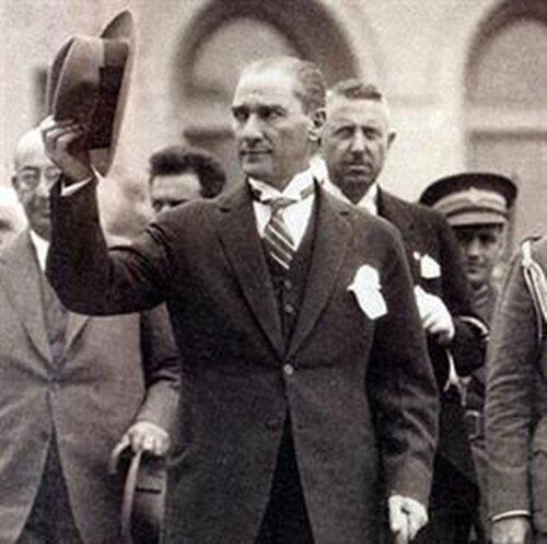 Atatürk'ün en sevdiği kitaptı cephede bile bu kitabı okudu - Resim: 2