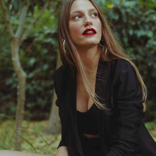 Serenay Sarıkaya'dan kas şov! Spor salonundan paylaştı...