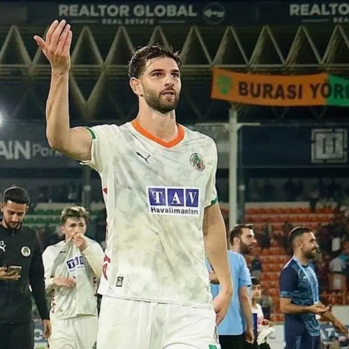 Anlaşma sağlandı! Ünlü futbolcu Beşiktaş için İstanbul'a geliyor!