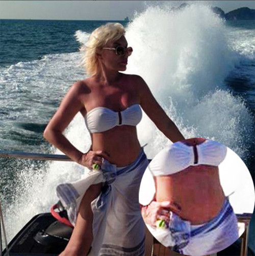 Ajda Pekkan'ın bikinili pozu olay! Fotoşopu abarttı göbek deliğine bakın - Resim: 3