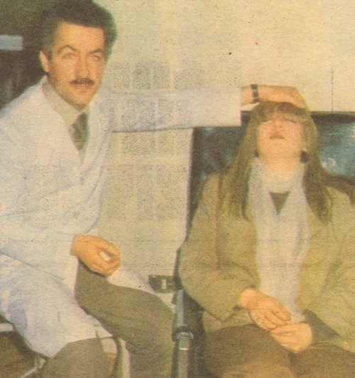 Bülent Ersoy camide namaza durdu - Resim: 1