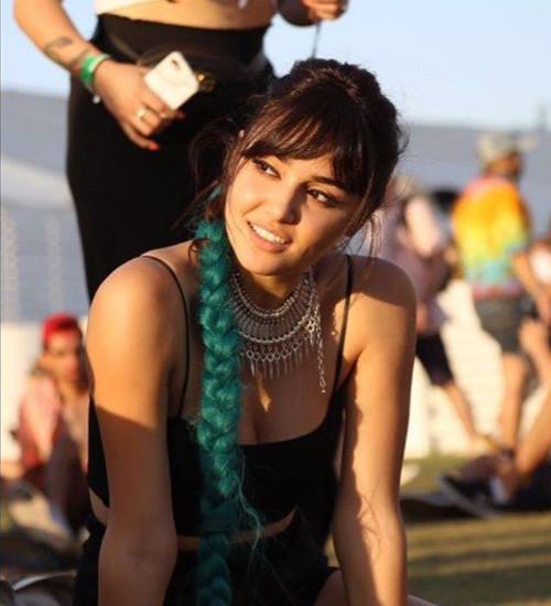 Hande Erçel dekolteli kıyafetiyle dikkat çekti! - Resim: 3