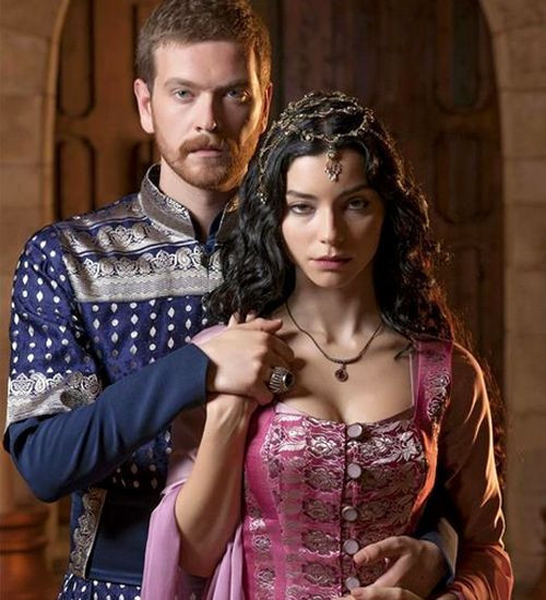 Merve Boluğur Muhteşem Yüzyıl izleyen Cardi B'ye Nurbanu cevabını verdi - Resim: 1