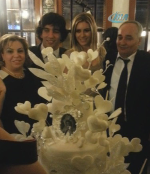 Sinem ve Arda böyle nişanlandı - Resim: 1