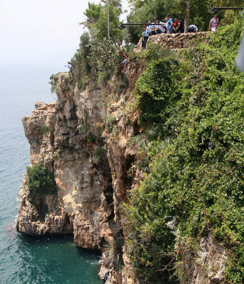 Falezlerde kare kare can pazarı - Resim: 1