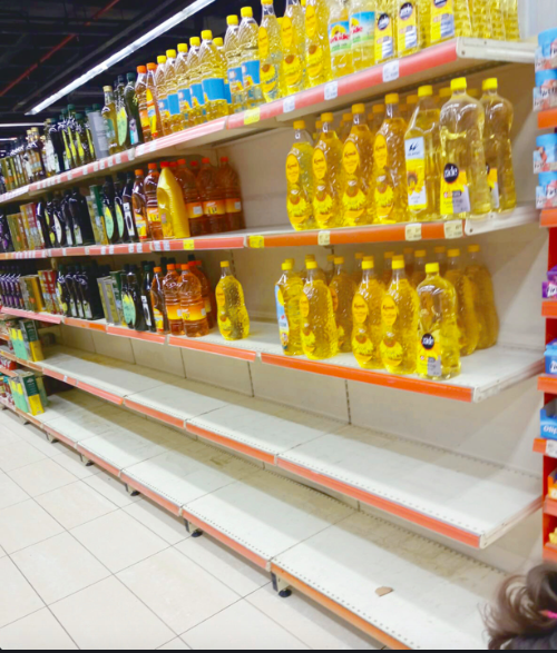 Markete giden müşteri şaşırıyor! 5 litrelik yağ nereye gitti? - Resim: 0