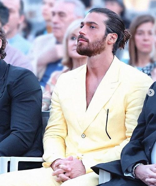 Can Yaman'ın o hareketi gazetecileri çıldırttı! Tüm kameraları anında kapattılar - Resim: 1