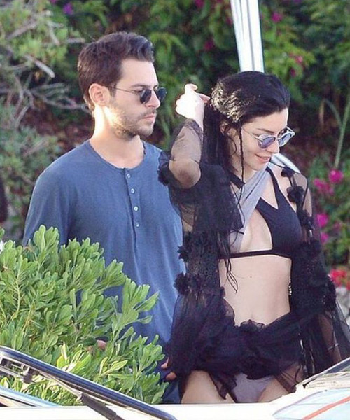 Hakan Sabancı Merve Boluğur aşkı ihanet yüzünden erken final yaptı! - Resim: 1