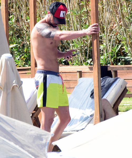 Bay üçgen vücut Murat Boz Alaçatı'yı yakıyor! - Resim: 3