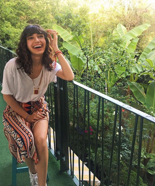 Barbie bebeği andıran yüzüyle dikkat çekmişti! Sebebi bakın neymiş... - Resim: 1