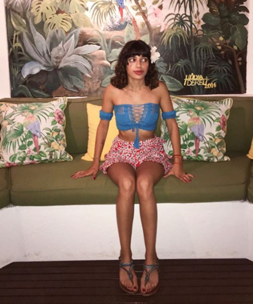 Barbie bebeği andıran yüzüyle dikkat çekmişti! Sebebi bakın neymiş... - Resim: 4