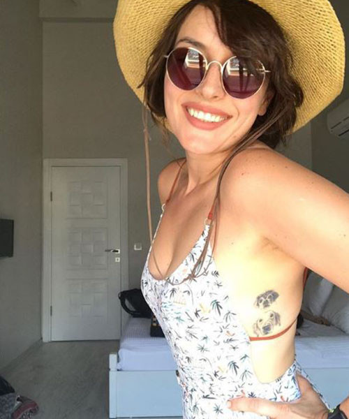 Ezgi Mola'dan dikkat çeken mayolu paylaşım!  - Resim: 2