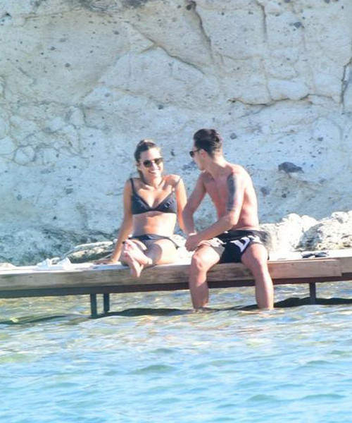 Almanlar yuhalamıştı Amine sahip çıktı! Mesut'a teselli tatili - Resim: 2