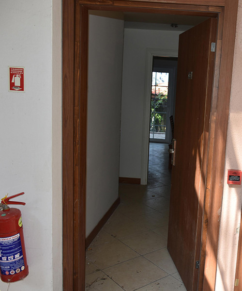 Erdoğan'ın Marmaris'teki ofisi halen darbe gecesinin izlerini taşıyor - Resim: 4