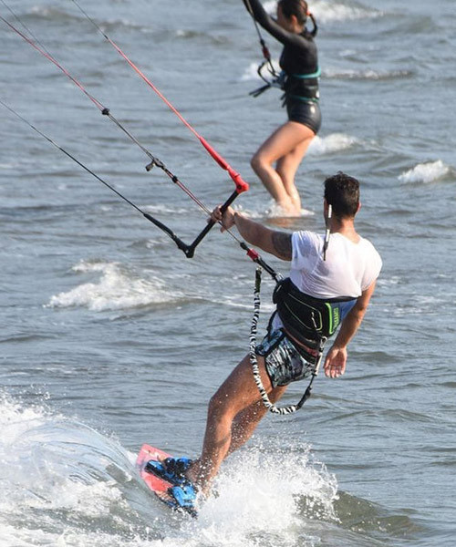 İbrahim Çelikkol köpeği 'Jozi' ile denizin keyfini çıkardı! - Resim: 4