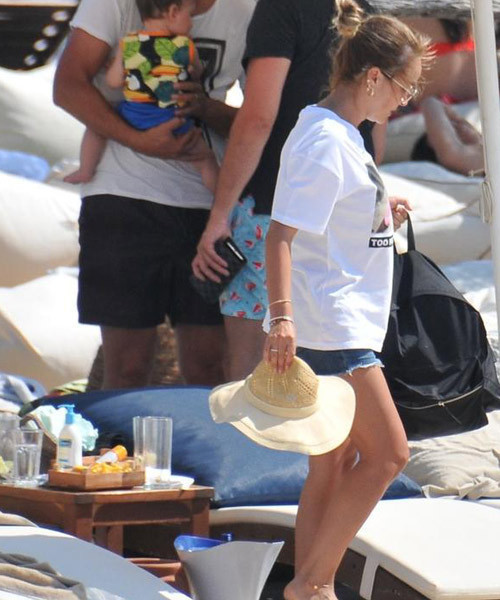 Evlilik arefesindeki Bengü nişanlısıyla Çeşme tatilinde - Resim: 4