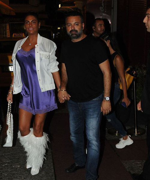 Dünyaca ünlü şarkıcı sosyetik güzel Süreyya Yalçın'ı taklit etti! - Resim: 2