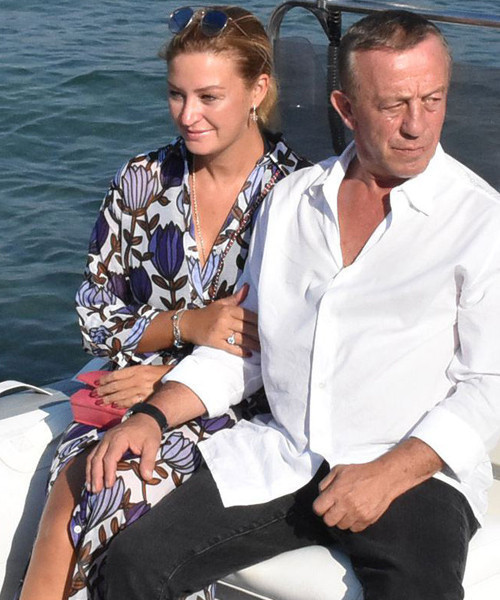 Ali Ağaoğlu ortanca hanımı Petek Ertüre ile barıştı! - Resim: 1