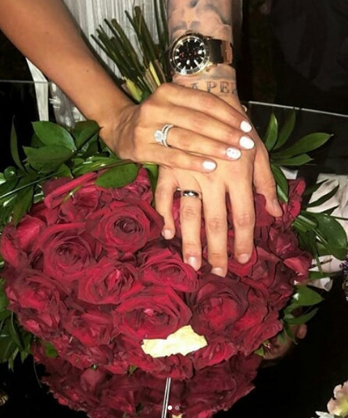 Survivor'un hırçın kızı Sahra Işık nişanlandı! Elbisesiyle törene damga vurdu - Resim: 4