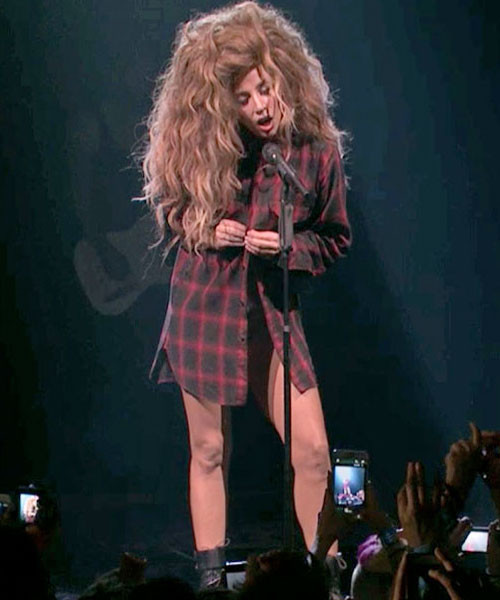 Layd Gaga peruğu çıkartınca - Resim: 1