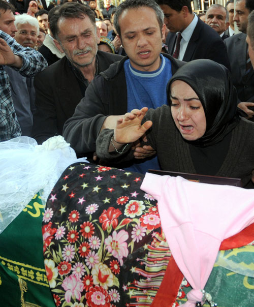 Kayserili 3 çocuk toğrağa verildi! - Resim: 3
