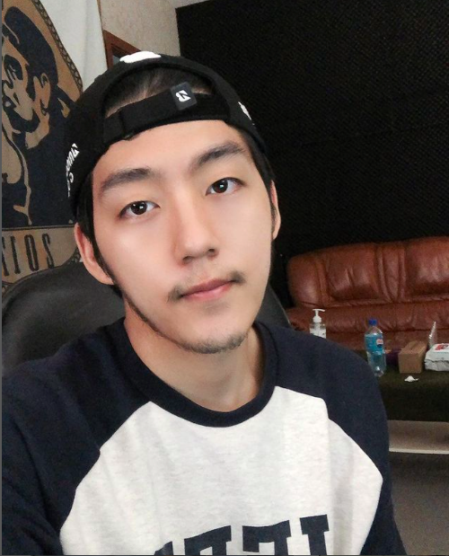 Müslüman oldu Umre'ye gitti Güney Koreli K-Pop Yıldızı Jay Kim pozlarını paylaştı - Resim: 2