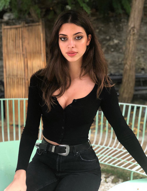 Derin Talu'nun 'derin' dekolteli paylaşımı olay oldu - Resim: 2