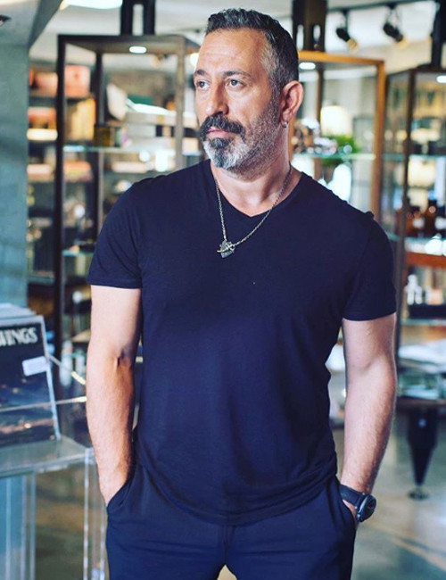 Cem Yılmaz'dan bir ilk! Dikkat çeken Defne Samyeli paylaşımı - Resim: 1