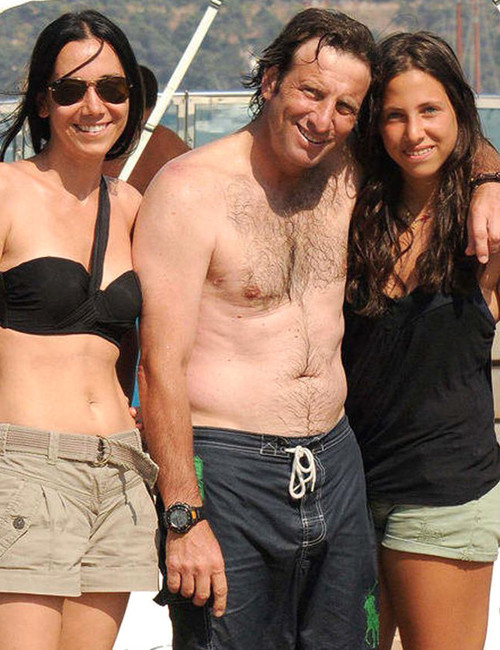 Arabada basılanlar öpüşürken yakalananlar! İşte eşlerini aldatan ünlüler - Resim: 4