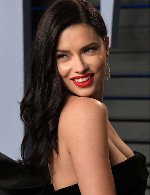 Adriana Lima Türk kadınlarını yere göğe sığdıramadı! - Resim: 3