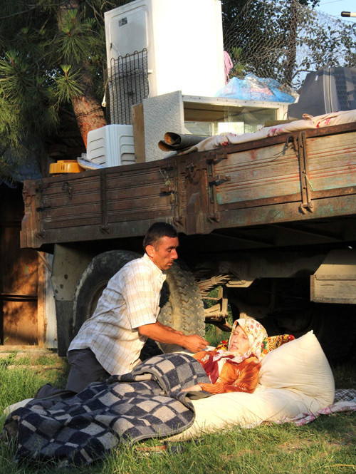 Doğuma 7 gün kala sokağa atıldılar! - Resim: 3